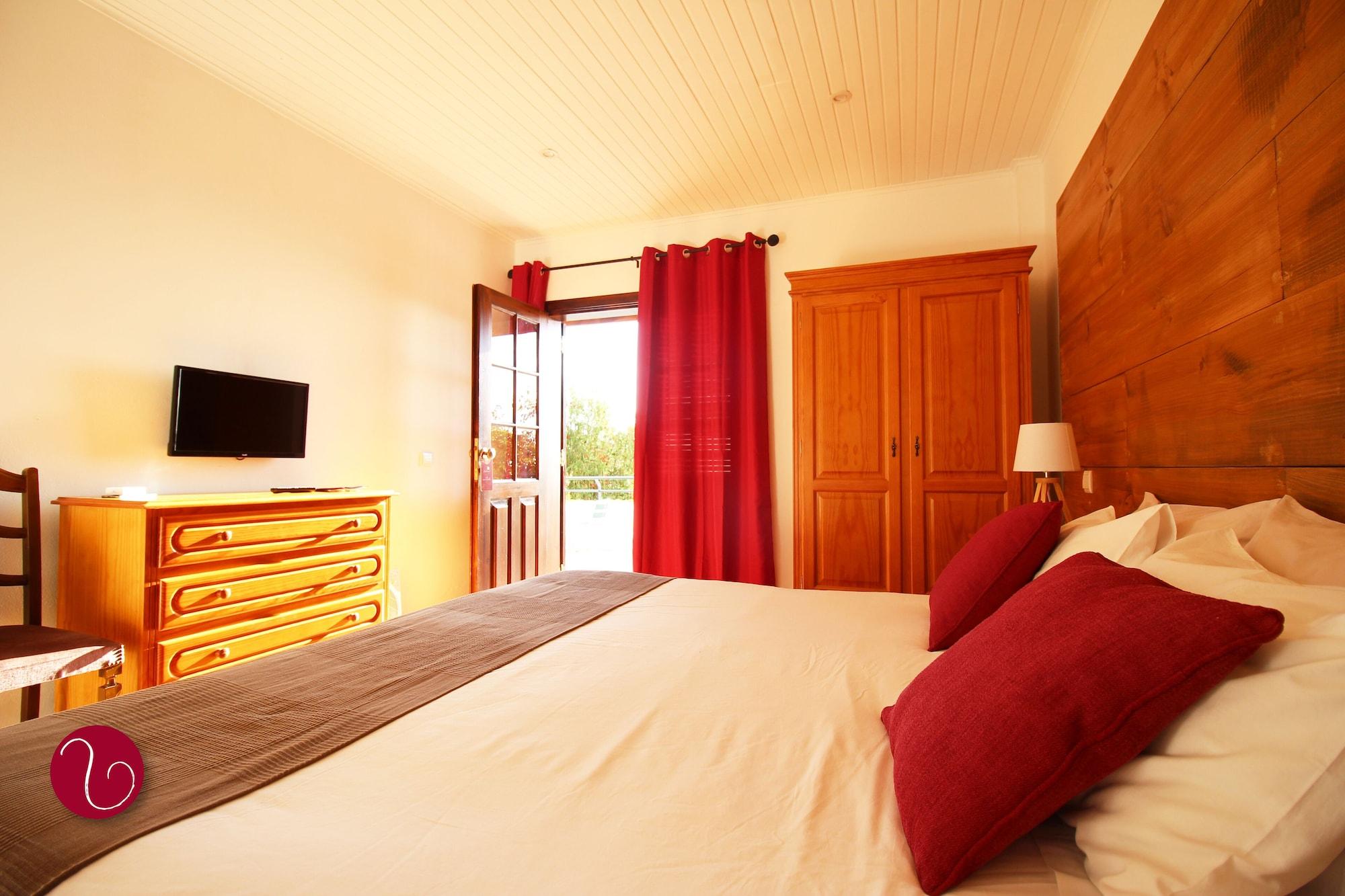 פונשל Guesthouse Vila Lusitania מראה חיצוני תמונה