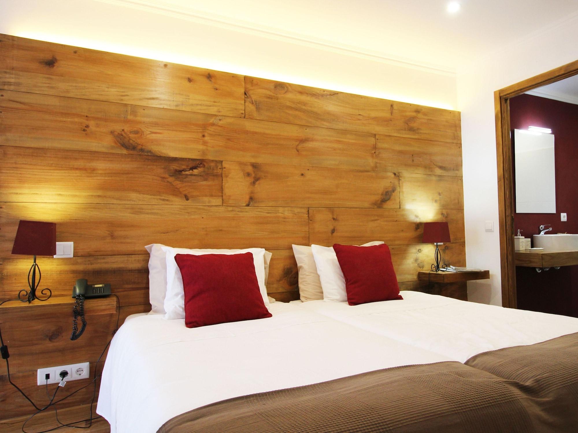 פונשל Guesthouse Vila Lusitania מראה חיצוני תמונה