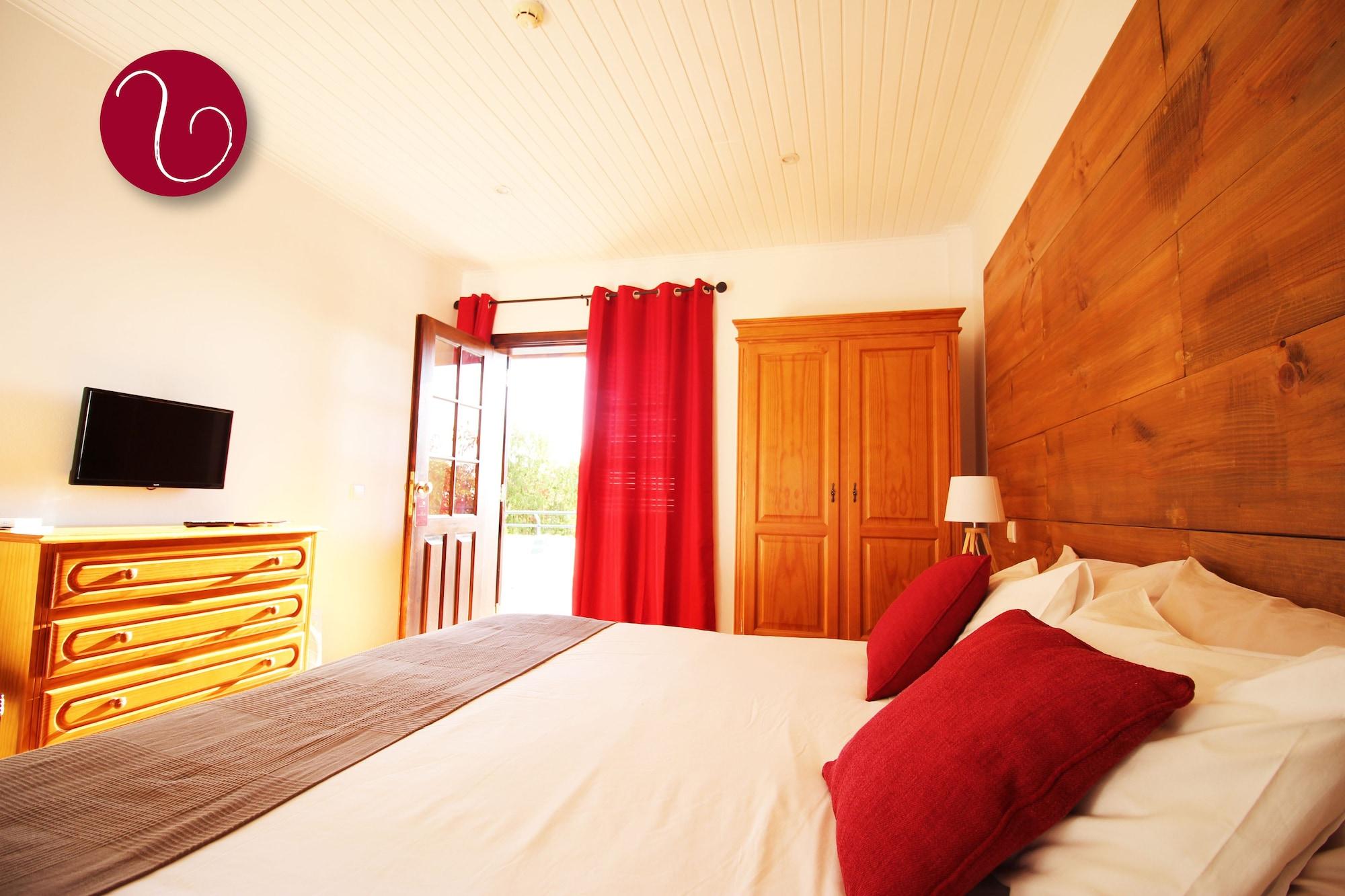 פונשל Guesthouse Vila Lusitania מראה חיצוני תמונה