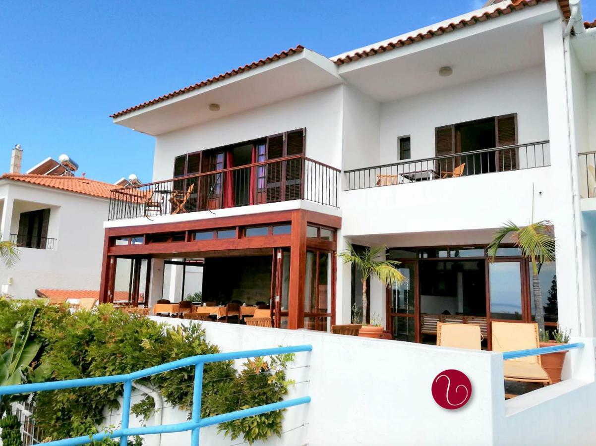 פונשל Guesthouse Vila Lusitania מראה חיצוני תמונה