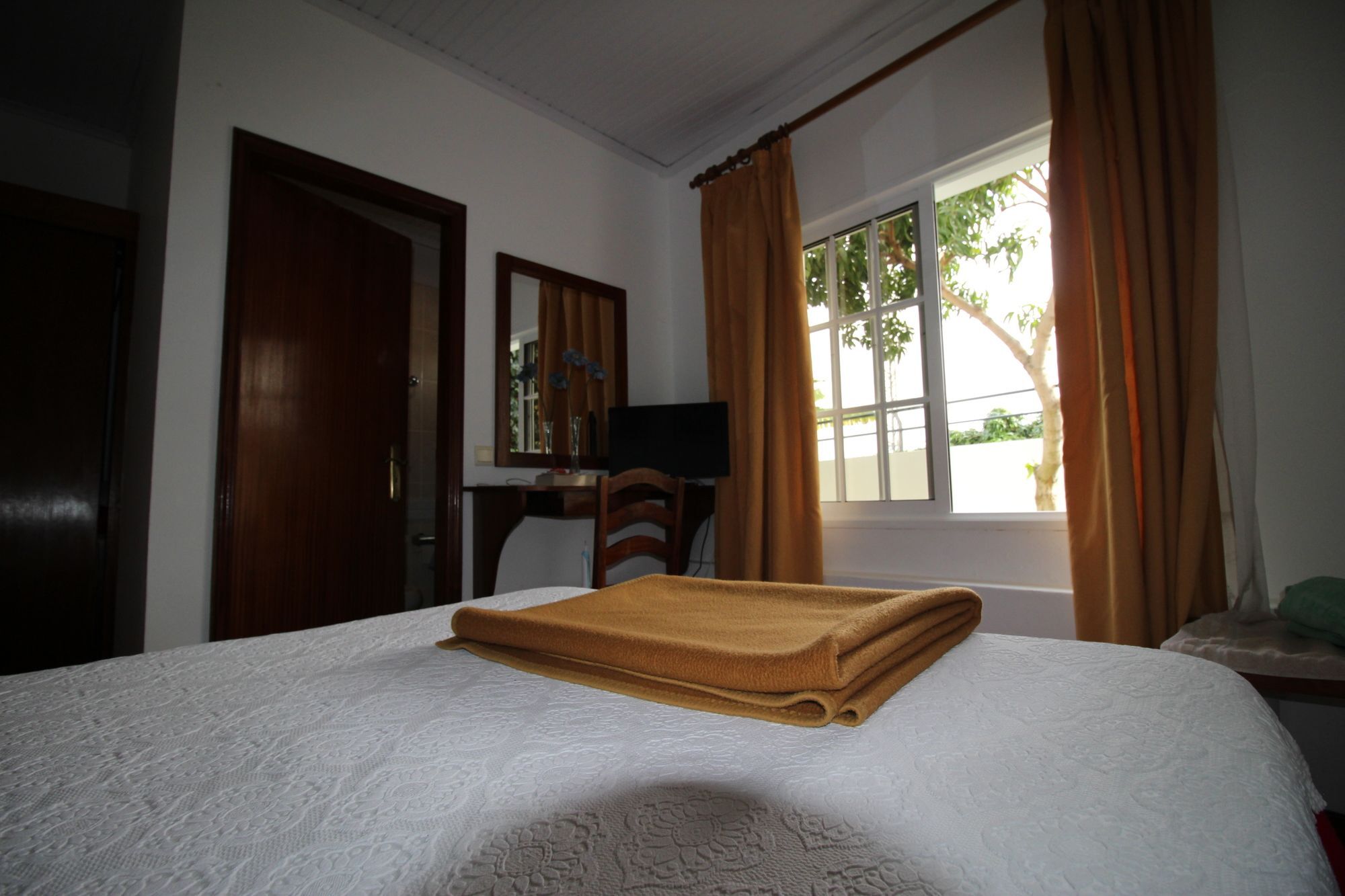 פונשל Guesthouse Vila Lusitania מראה חיצוני תמונה