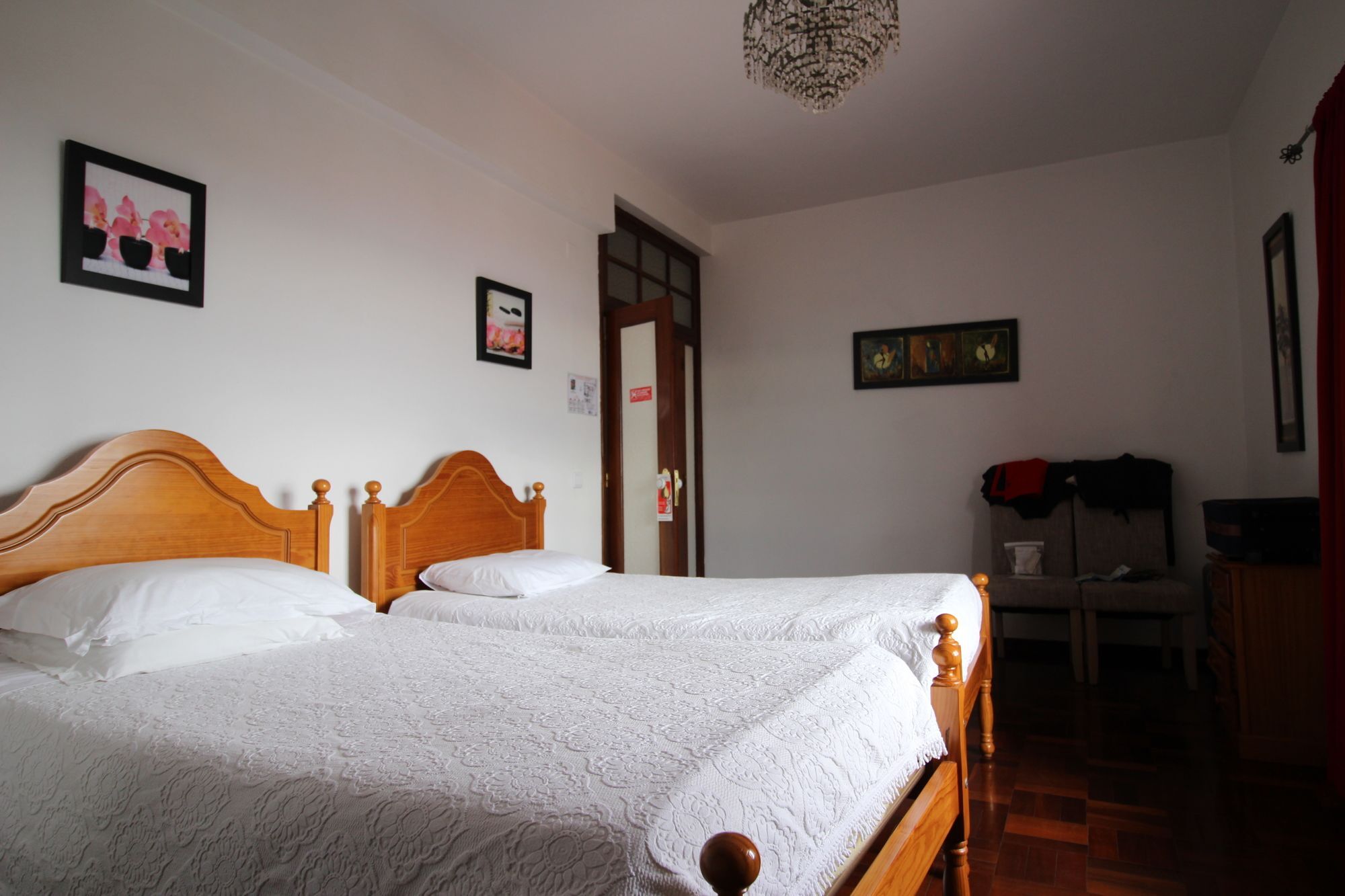 פונשל Guesthouse Vila Lusitania מראה חיצוני תמונה
