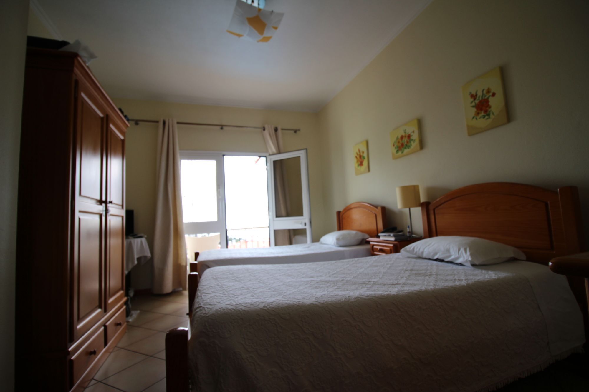 פונשל Guesthouse Vila Lusitania מראה חיצוני תמונה