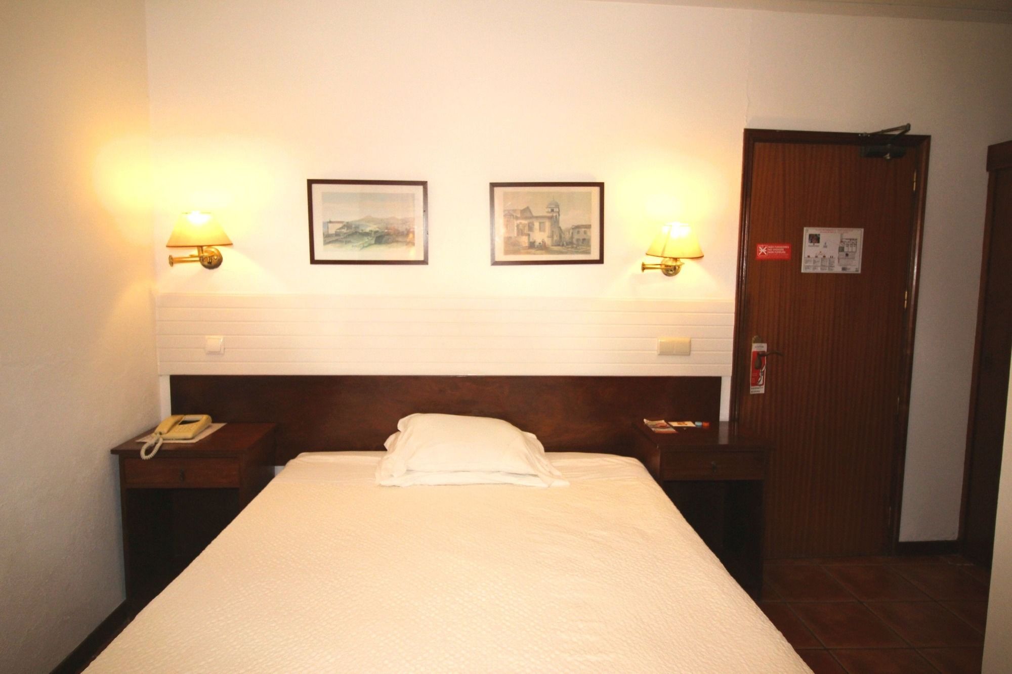 פונשל Guesthouse Vila Lusitania מראה חיצוני תמונה
