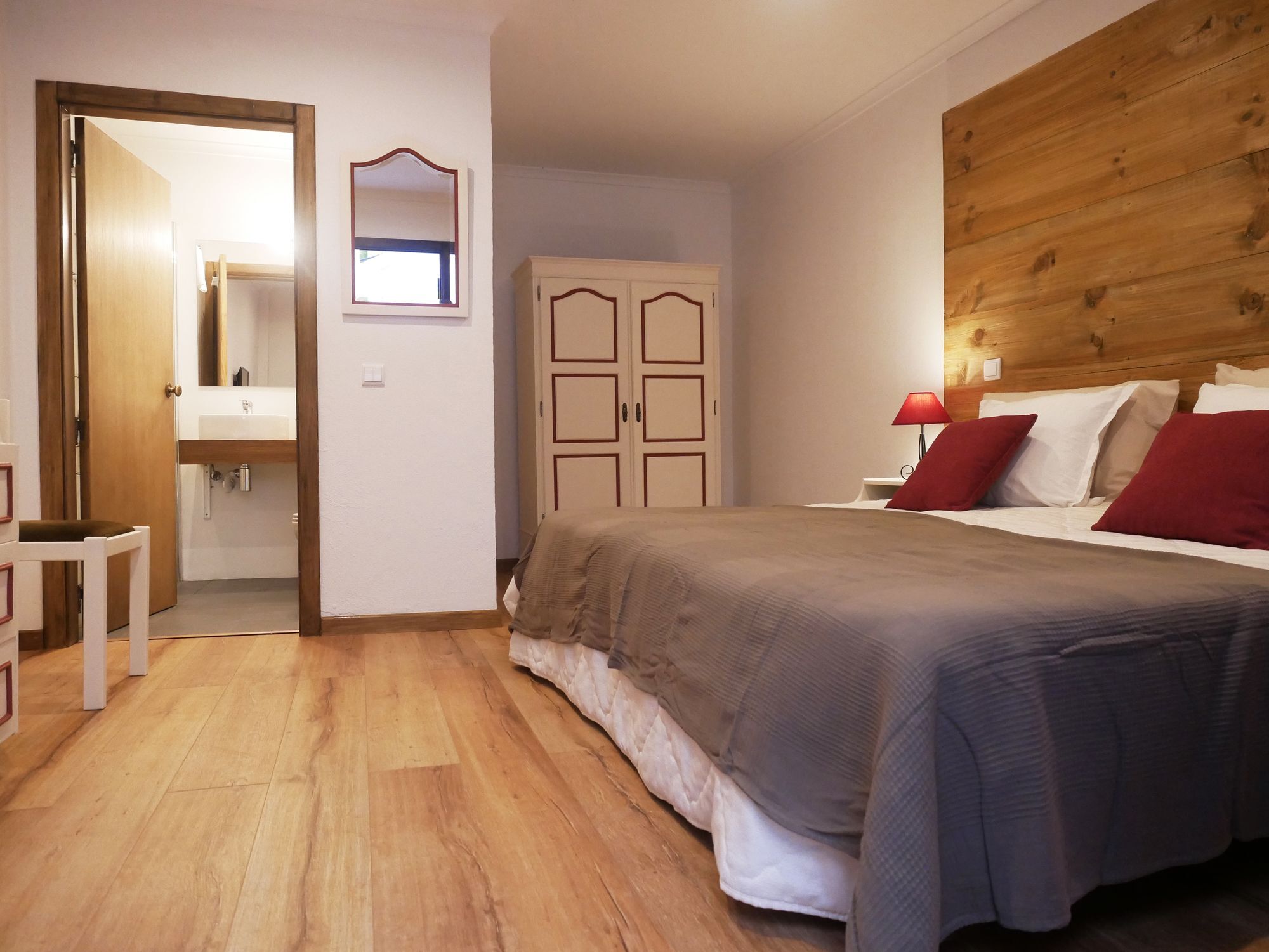 פונשל Guesthouse Vila Lusitania מראה חיצוני תמונה