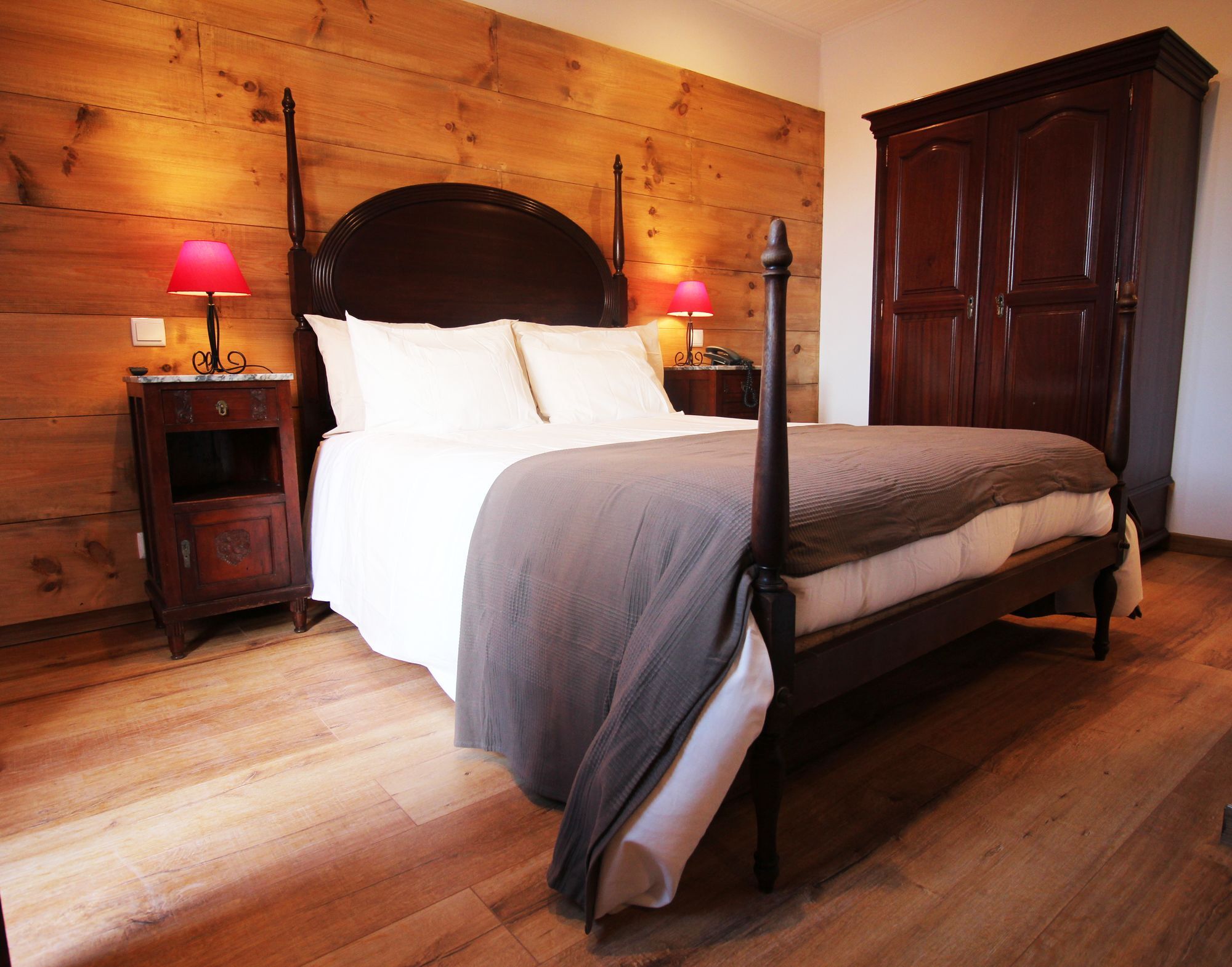 פונשל Guesthouse Vila Lusitania מראה חיצוני תמונה