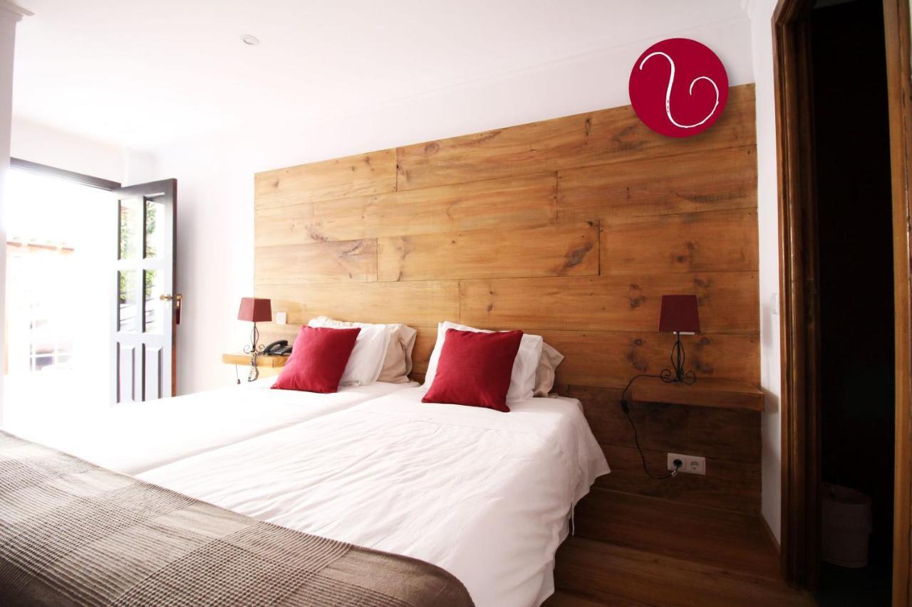 פונשל Guesthouse Vila Lusitania מראה חיצוני תמונה
